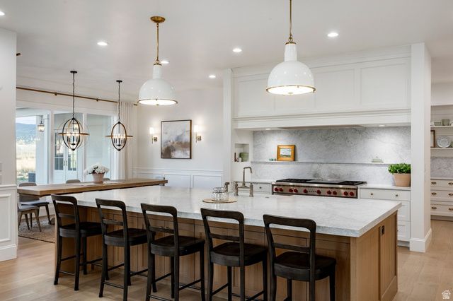 156 HAMMERSMITH CIR, West Bountiful, UT 84087