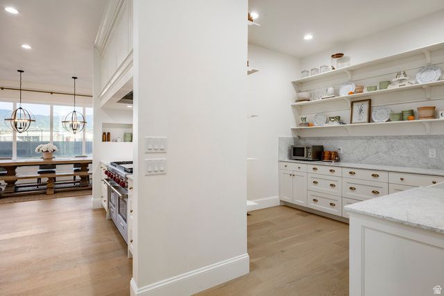 156 HAMMERSMITH CIR, West Bountiful, UT 84087