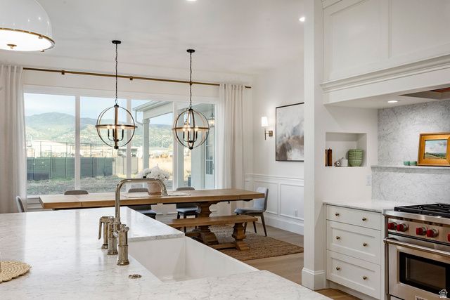 156 HAMMERSMITH CIR, West Bountiful, UT 84087