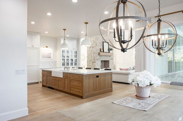 156 HAMMERSMITH CIR, West Bountiful, UT 84087