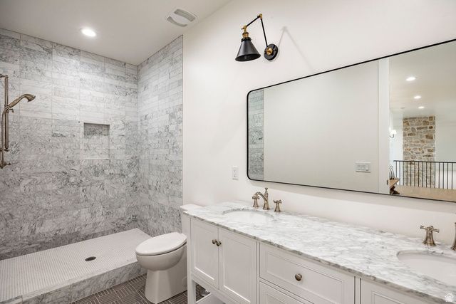 156 HAMMERSMITH CIR, West Bountiful, UT 84087