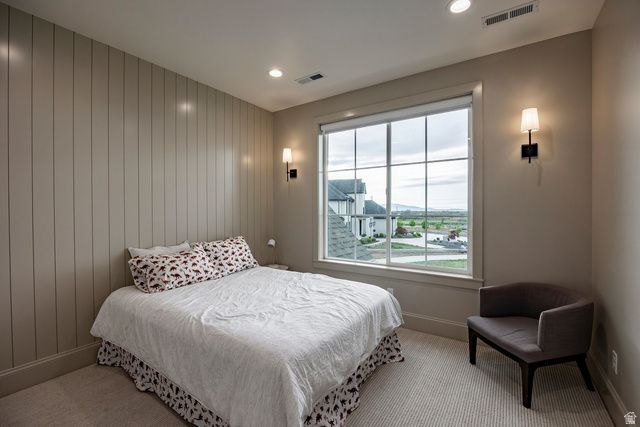 156 HAMMERSMITH CIR, West Bountiful, UT 84087