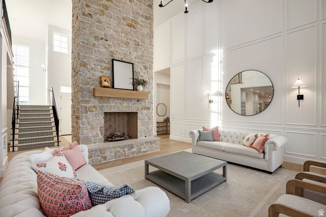 156 HAMMERSMITH CIR, West Bountiful, UT 84087