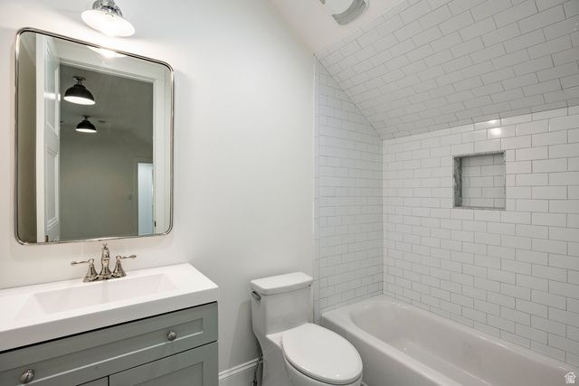 156 HAMMERSMITH CIR, West Bountiful, UT 84087