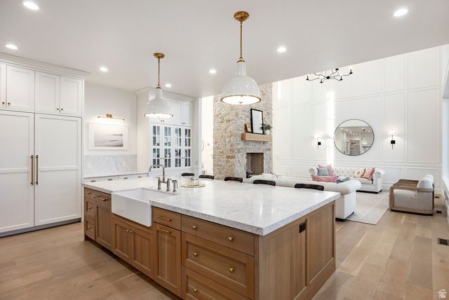 156 HAMMERSMITH CIR, West Bountiful, UT 84087