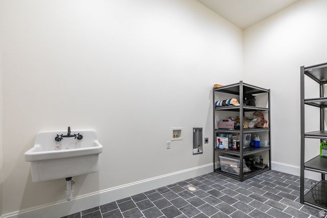 156 HAMMERSMITH CIR, West Bountiful, UT 84087