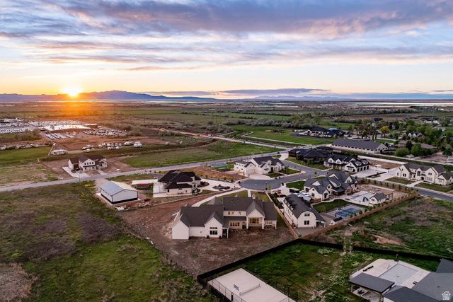 156 HAMMERSMITH CIR, West Bountiful, UT 84087