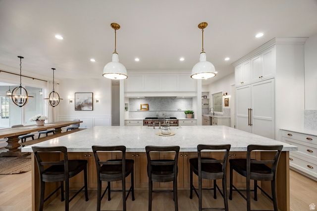 156 HAMMERSMITH CIR, West Bountiful, UT 84087