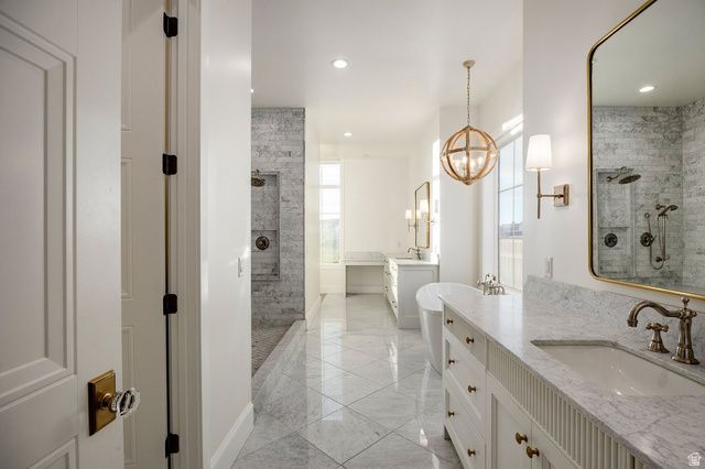 156 HAMMERSMITH CIR, West Bountiful, UT 84087