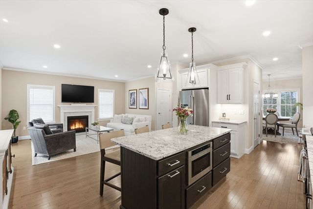 16 Farm Rd, Plymouth, MA 02360
