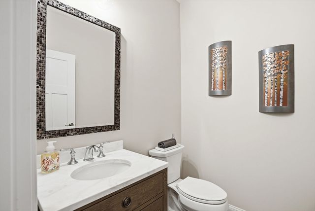 16 Farm Rd, Plymouth, MA 02360