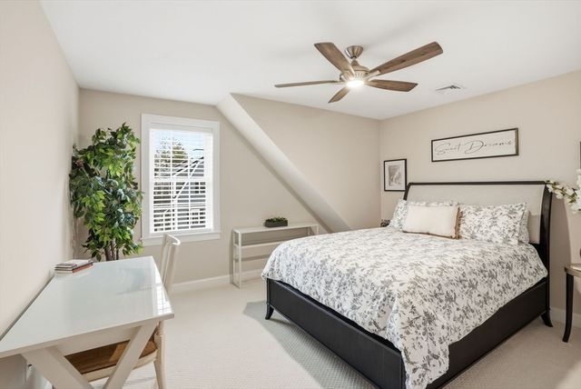 16 Farm Rd, Plymouth, MA 02360