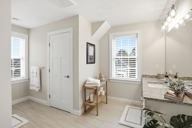16 Farm Rd, Plymouth, MA 02360