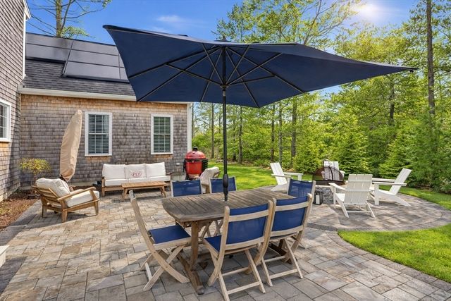 16 Farm Rd, Plymouth, MA 02360
