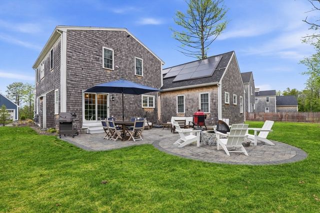 16 Farm Rd, Plymouth, MA 02360