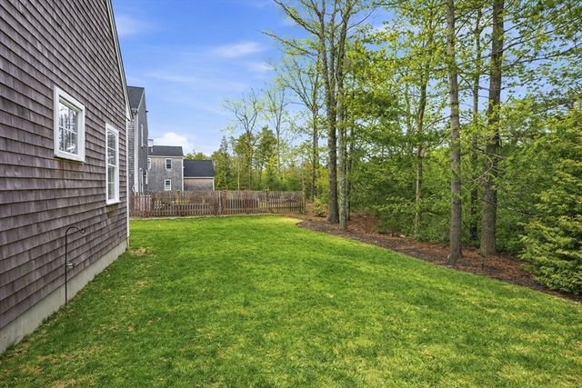 16 Farm Rd, Plymouth, MA 02360