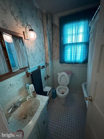 1622 EASTERN AVE NE, Washington, DC 20019