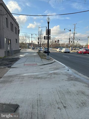 1622 EASTERN AVE NE, Washington, DC 20019