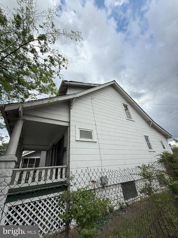 1622 EASTERN AVE NE, Washington, DC 20019