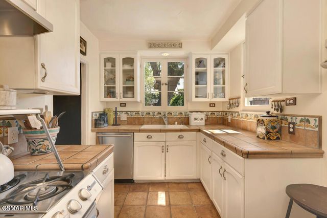 1234 N Everett Street, Glendale, CA 91207