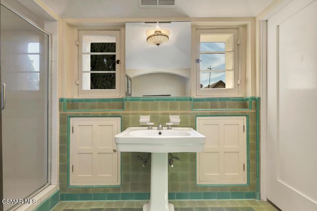 1234 N Everett Street, Glendale, CA 91207