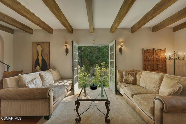 1234 N Everett Street, Glendale, CA 91207