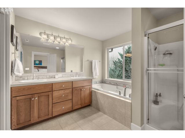 10767 Se TURNBERRY Loop, Happy Valley, OR 97086