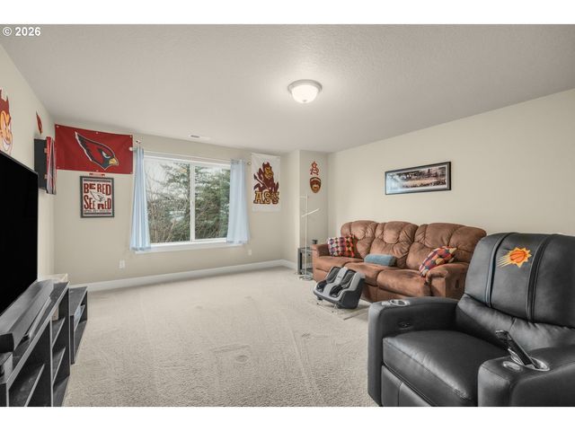 10767 Se TURNBERRY Loop, Happy Valley, OR 97086