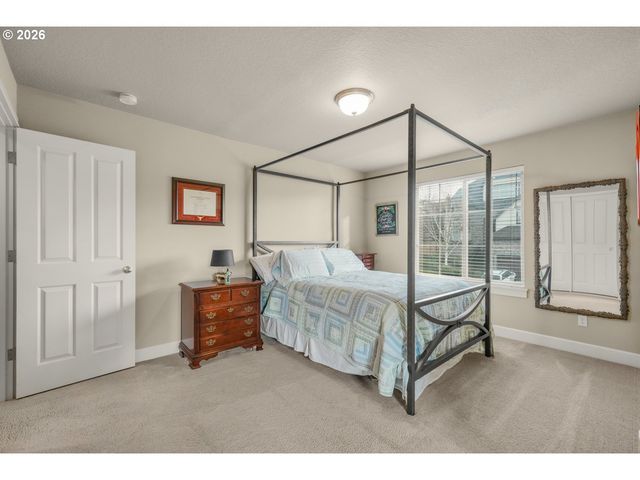 10767 Se TURNBERRY Loop, Happy Valley, OR 97086