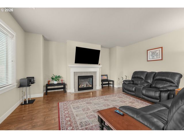 10767 Se TURNBERRY Loop, Happy Valley, OR 97086