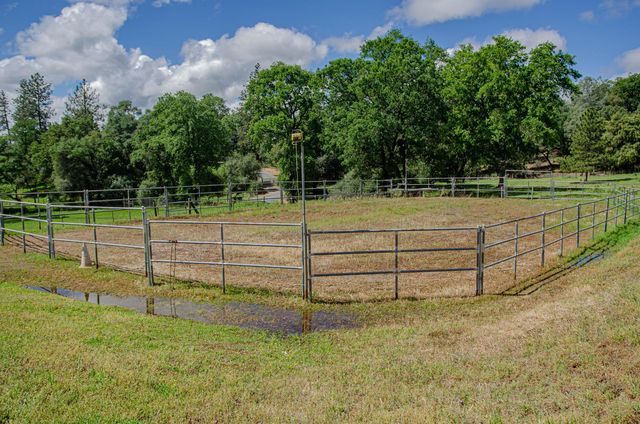 2640 Hoboken Creek Rd, Greenwood, CA 95635