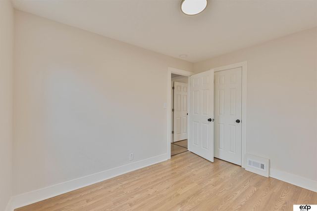 3305 N 38 Street, Omaha, NE 68111