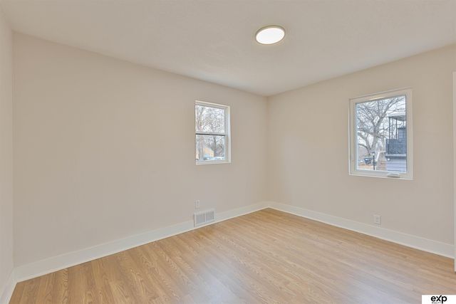 3305 N 38 Street, Omaha, NE 68111