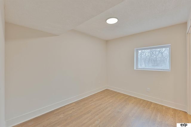 3305 N 38 Street, Omaha, NE 68111