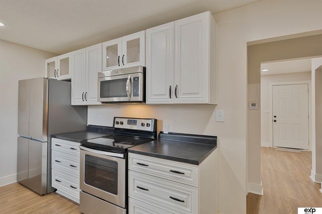 3305 N 38 Street, Omaha, NE 68111