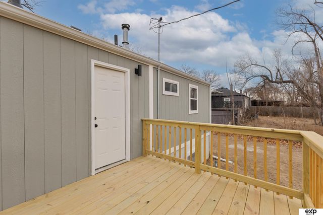 3305 N 38 Street, Omaha, NE 68111