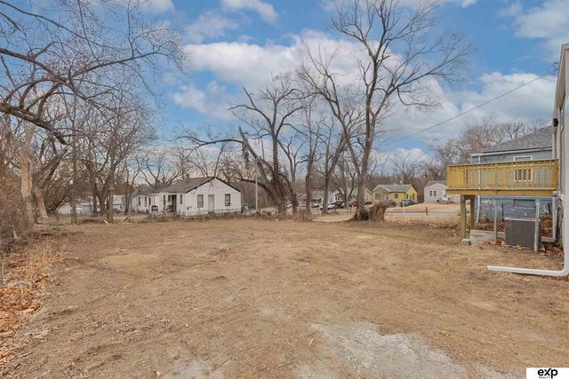 3305 N 38 Street, Omaha, NE 68111