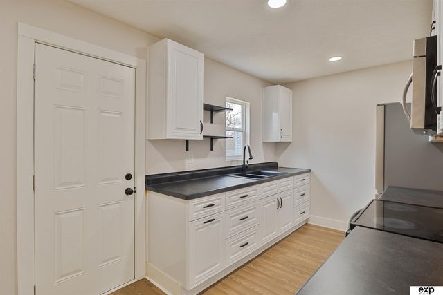 3305 N 38 Street, Omaha, NE 68111