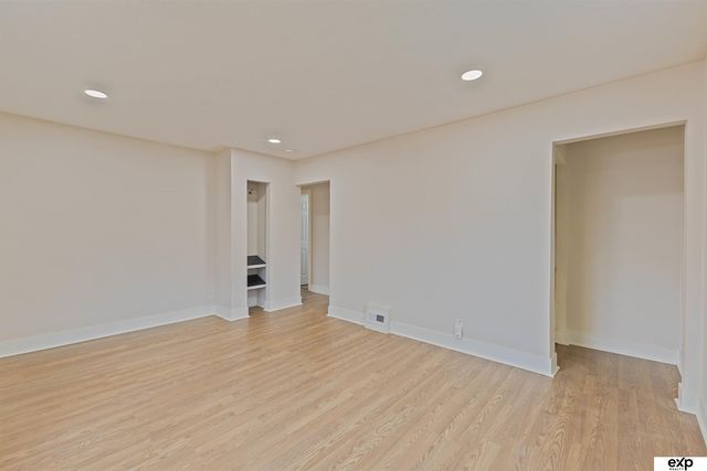 3305 N 38 Street, Omaha, NE 68111