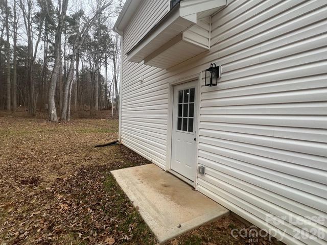 2287 9th Avenue Drive NE, Hickory, NC 28601