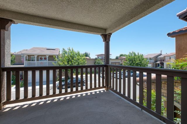 6052 E Bishop Lane, Fresno, CA 93727