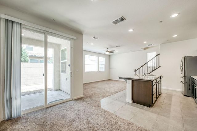 6052 E Bishop Lane, Fresno, CA 93727