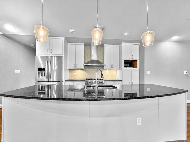 4012 Dillard Court, Dallas, TX 75209