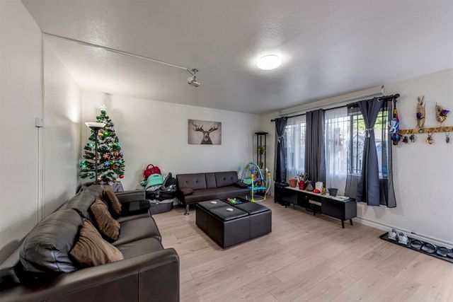 107 Catron Dr, Oakland, CA 94603