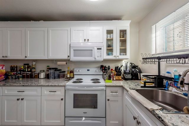 107 Catron Dr, Oakland, CA 94603