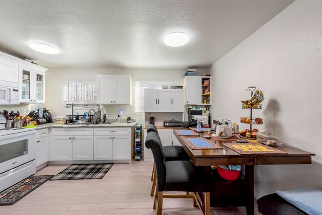 107 Catron Dr, Oakland, CA 94603