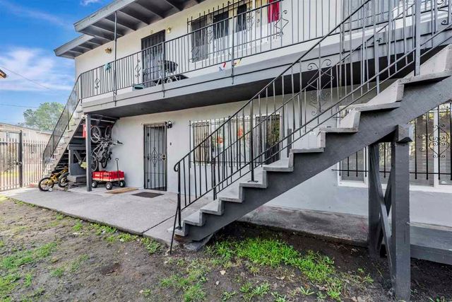 107 Catron Dr, Oakland, CA 94603