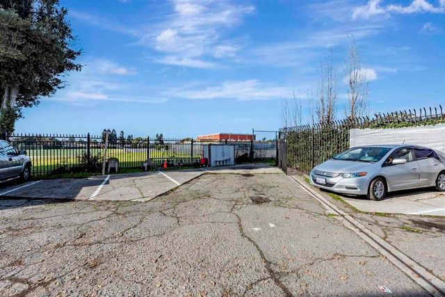 107 Catron Dr, Oakland, CA 94603