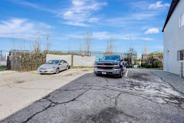 107 Catron Dr, Oakland, CA 94603