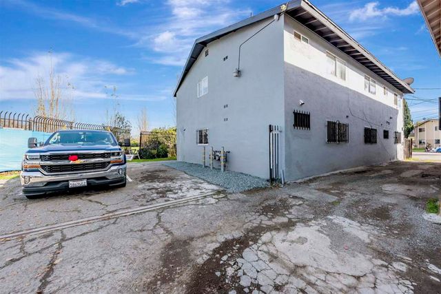 107 Catron Dr, Oakland, CA 94603